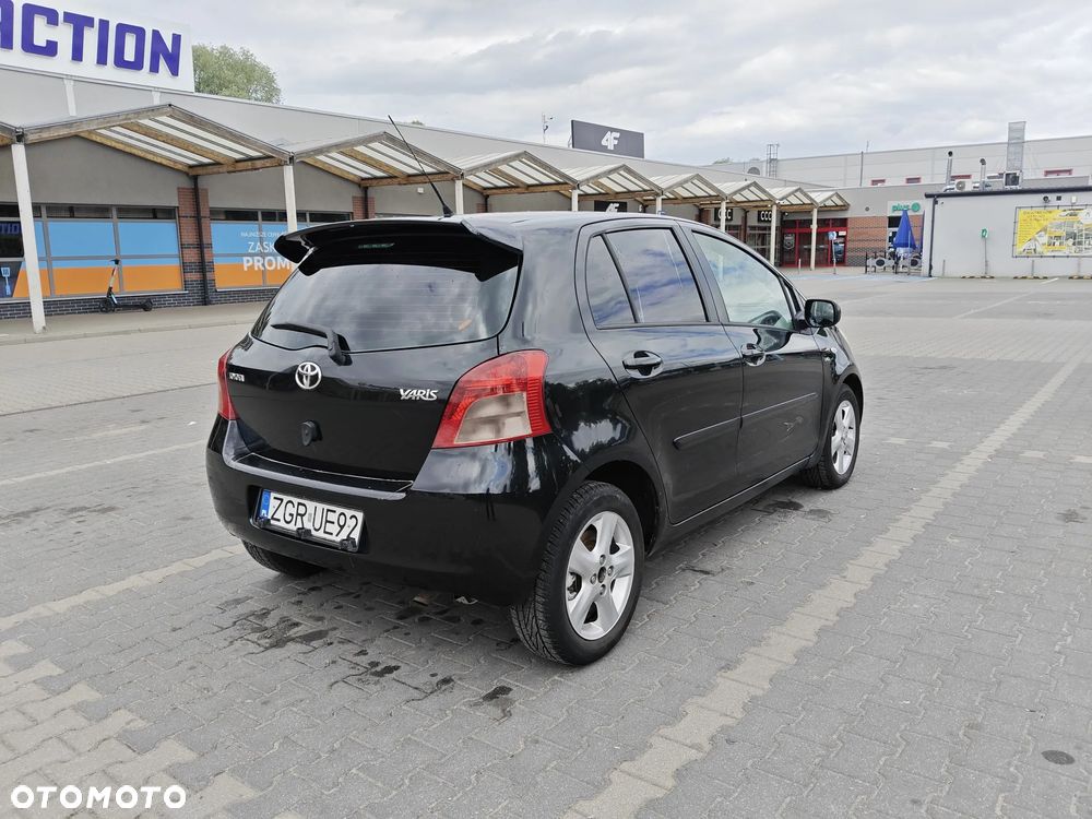 Toyota Yaris - 5