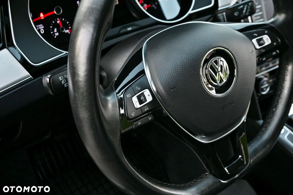 Volkswagen Passat 2.0 TDI BMT Highline - 35