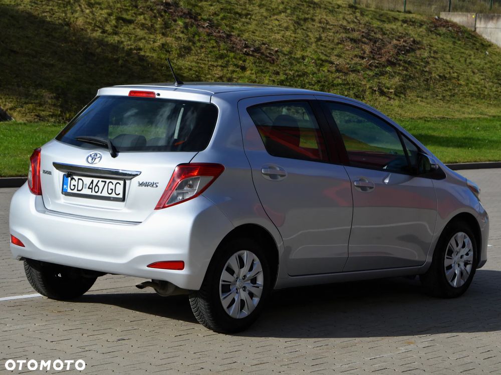 Toyota Yaris 1.0 Sol - 2