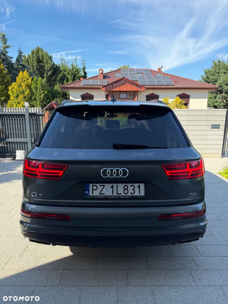 Audi Q7 - 6