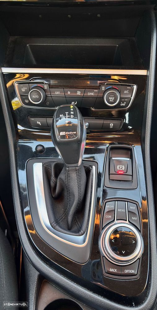 BMW 225xe Active Tourer iPerformance Advantage - 30