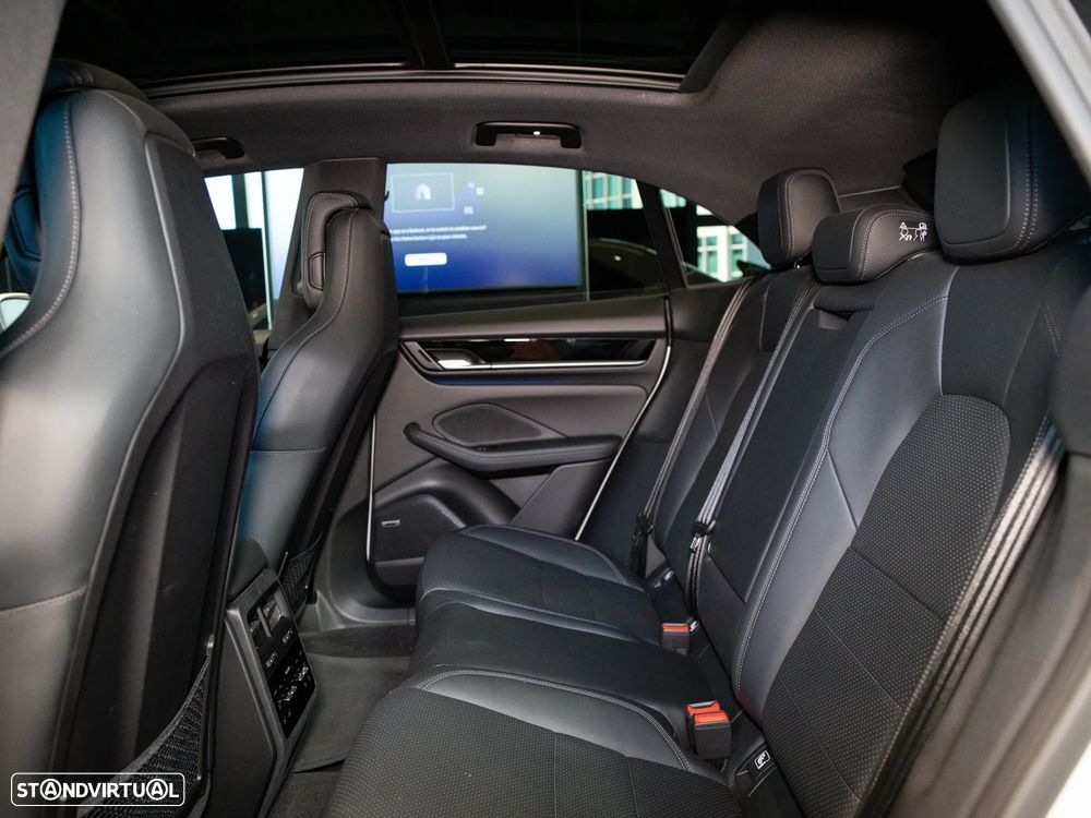 Porsche Macan Electric 4 - 26