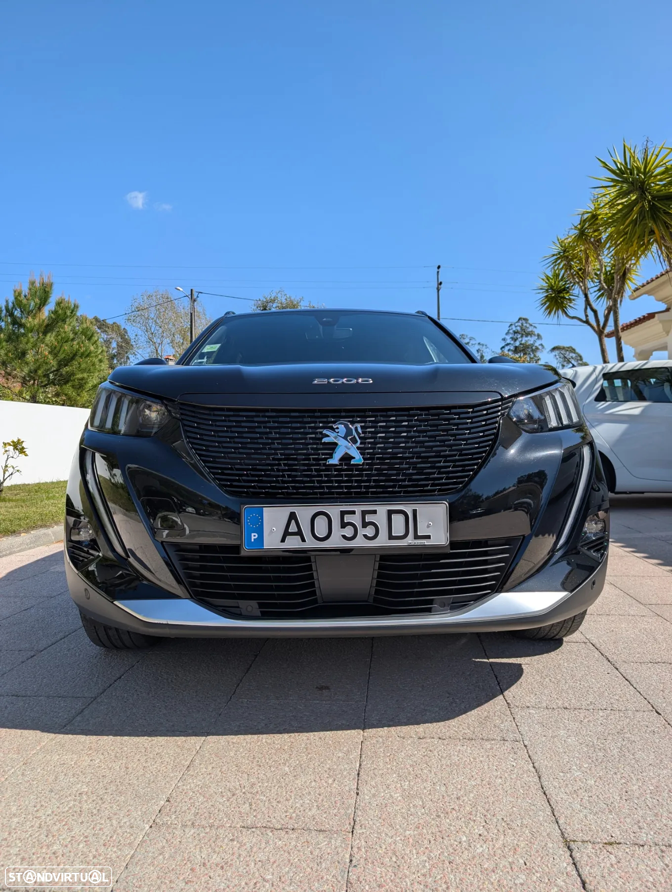 Peugeot e-2008 50 kWh GT - 2