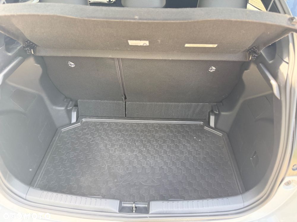 Toyota Yaris 1.5 VVT-i GR SPORT - 17