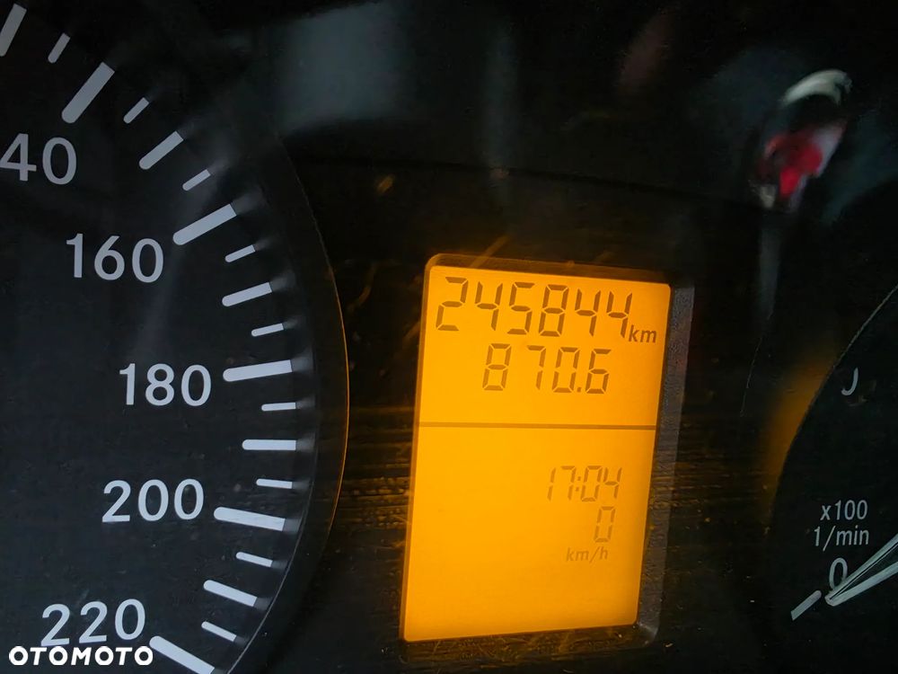 Mercedes-Benz Vito - 30