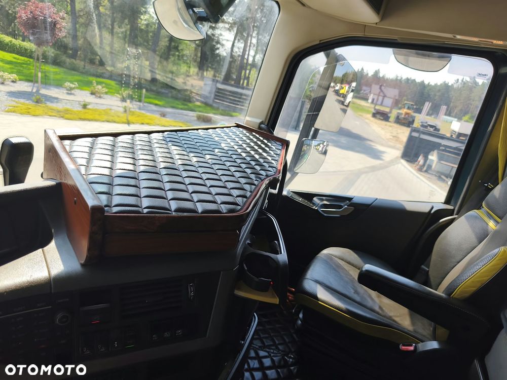 Volvo FH16 750 2015 rok 6x4 Opony 80% goła rama do zabudowy - 24