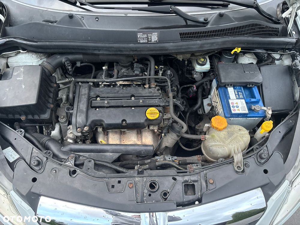 Opel Corsa 1.4 16V Sport - 27