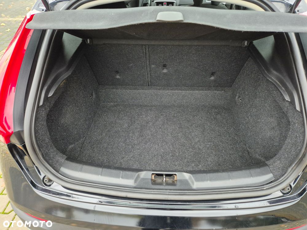 Volvo V40 Cross Country D2 Kinetic - 25