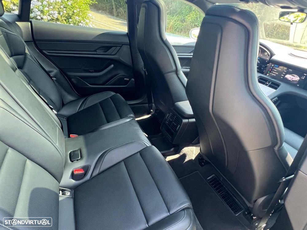 Porsche Taycan Standard - 12