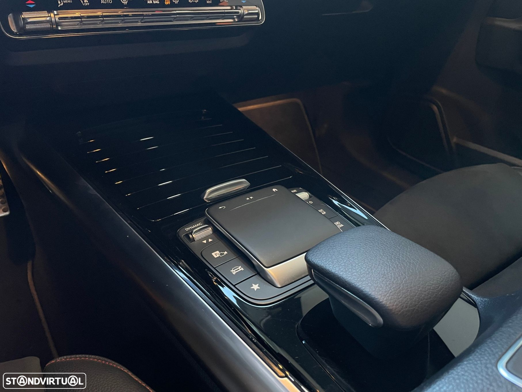 Mercedes-Benz GLA 180 d AMG Line - 21