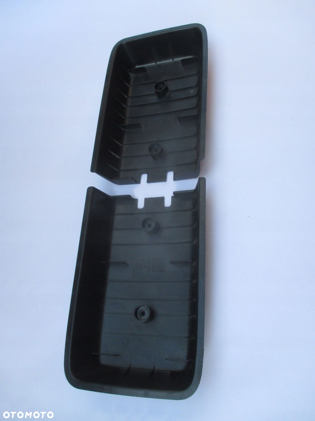 Osłony tylnych lamp do belki VW T5 T6 7F0825271 komplet LP 7F0825271 - 3