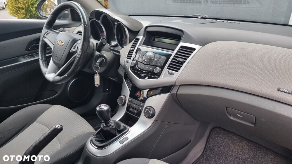 Chevrolet Cruze - 17