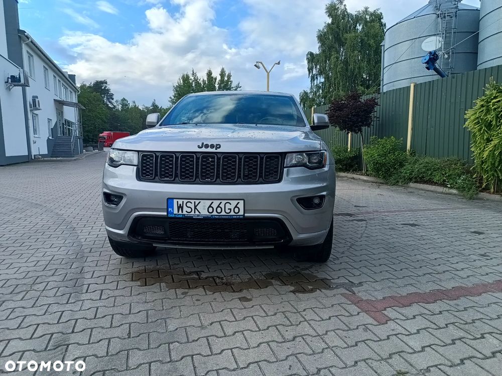 Jeep Grand Cherokee - 8