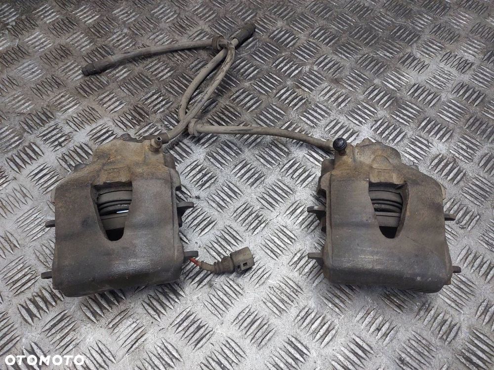 TARCZE HAMULCOWE PRZÓD + KLOCKI + ZACISKI VOLKSWAGEN BORA I 1.6 16V - 9