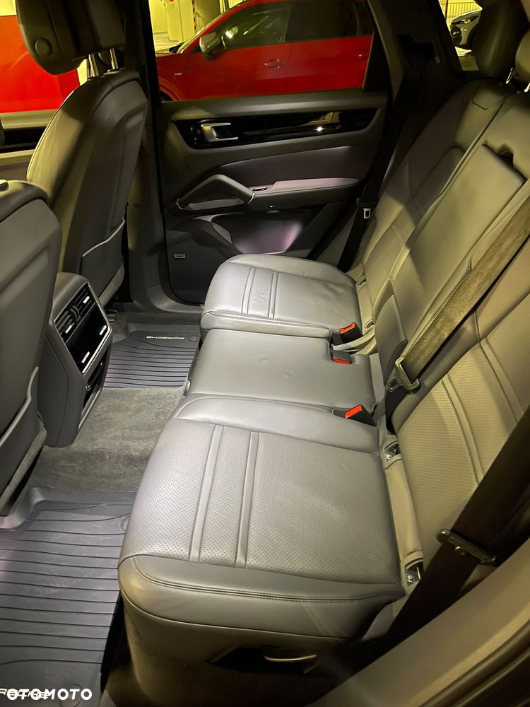 Porsche Cayenne Standard - 12