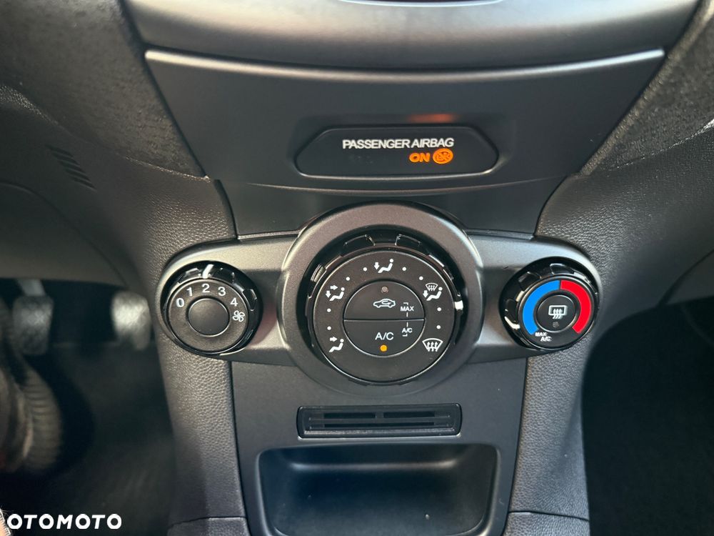 Ford Fiesta - 28