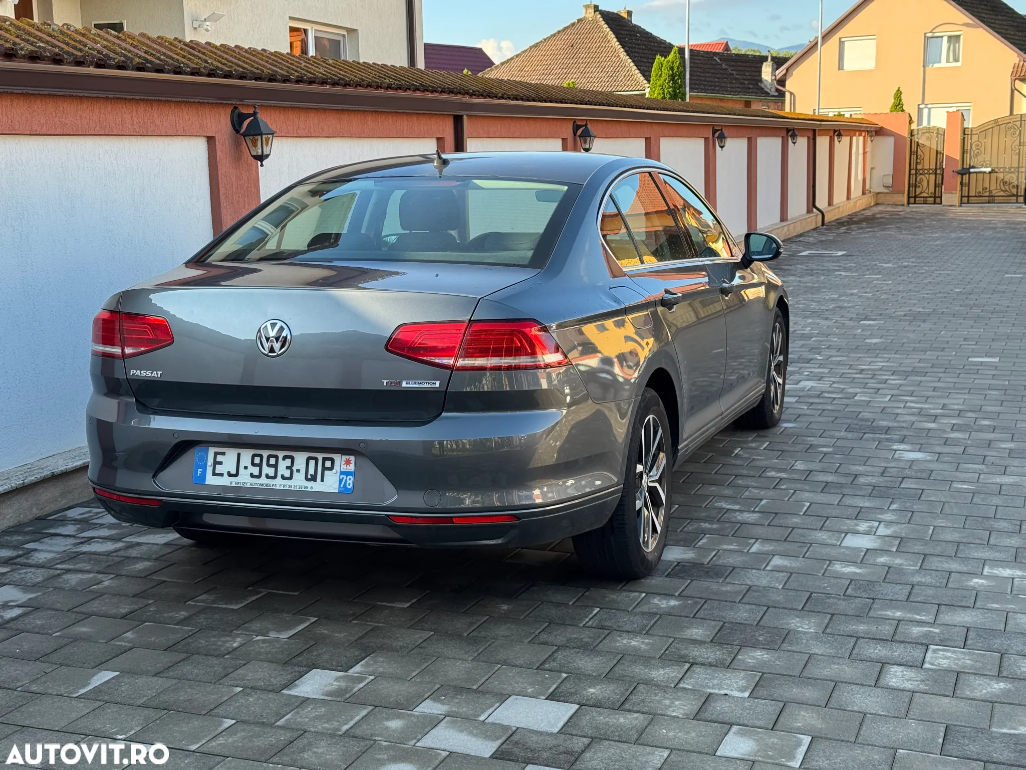Volkswagen Passat - 10