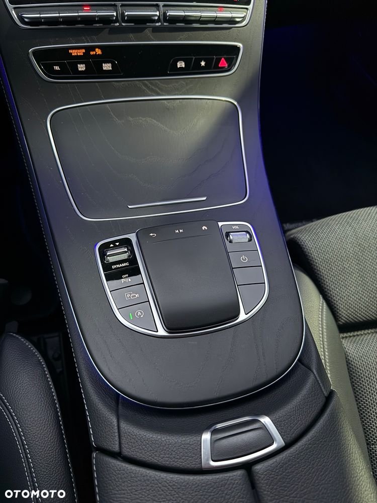 Mercedes-Benz Klasa E 220 d 4Matic 9G-TRONIC AMG Line - 36