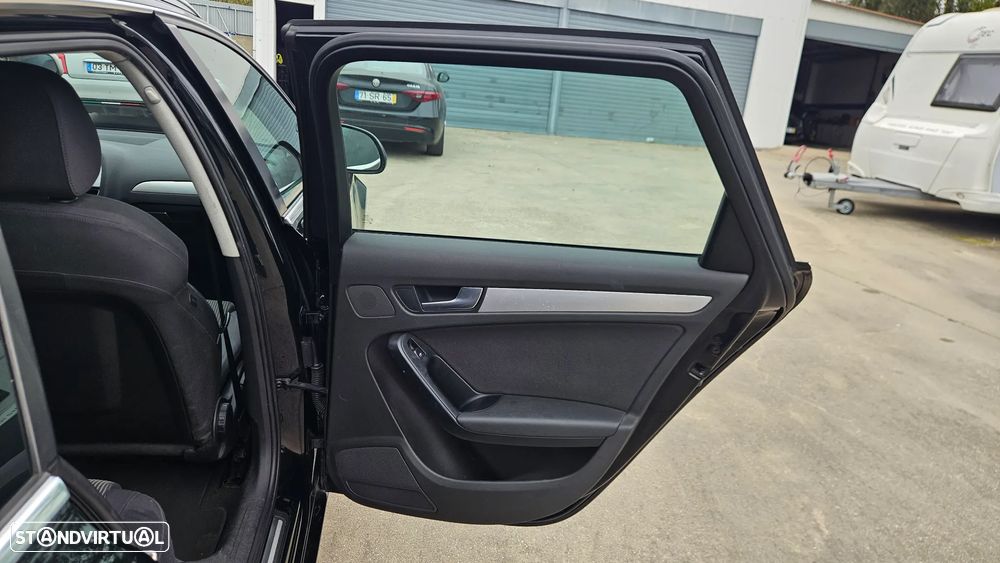 Audi A4 Avant 2.0 TDI DPF S line Sport Pack - 26