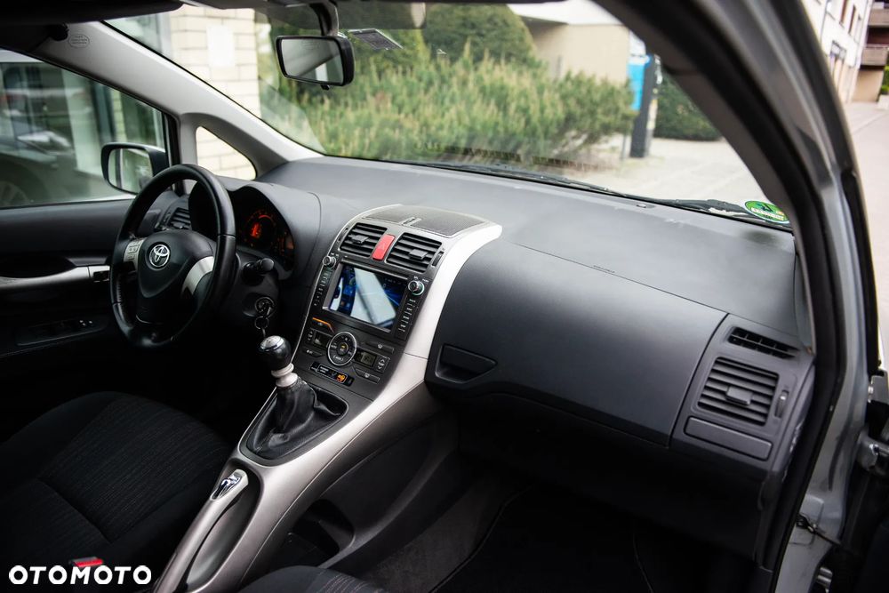 Toyota Auris 1.33 VVT-i Premium - 25