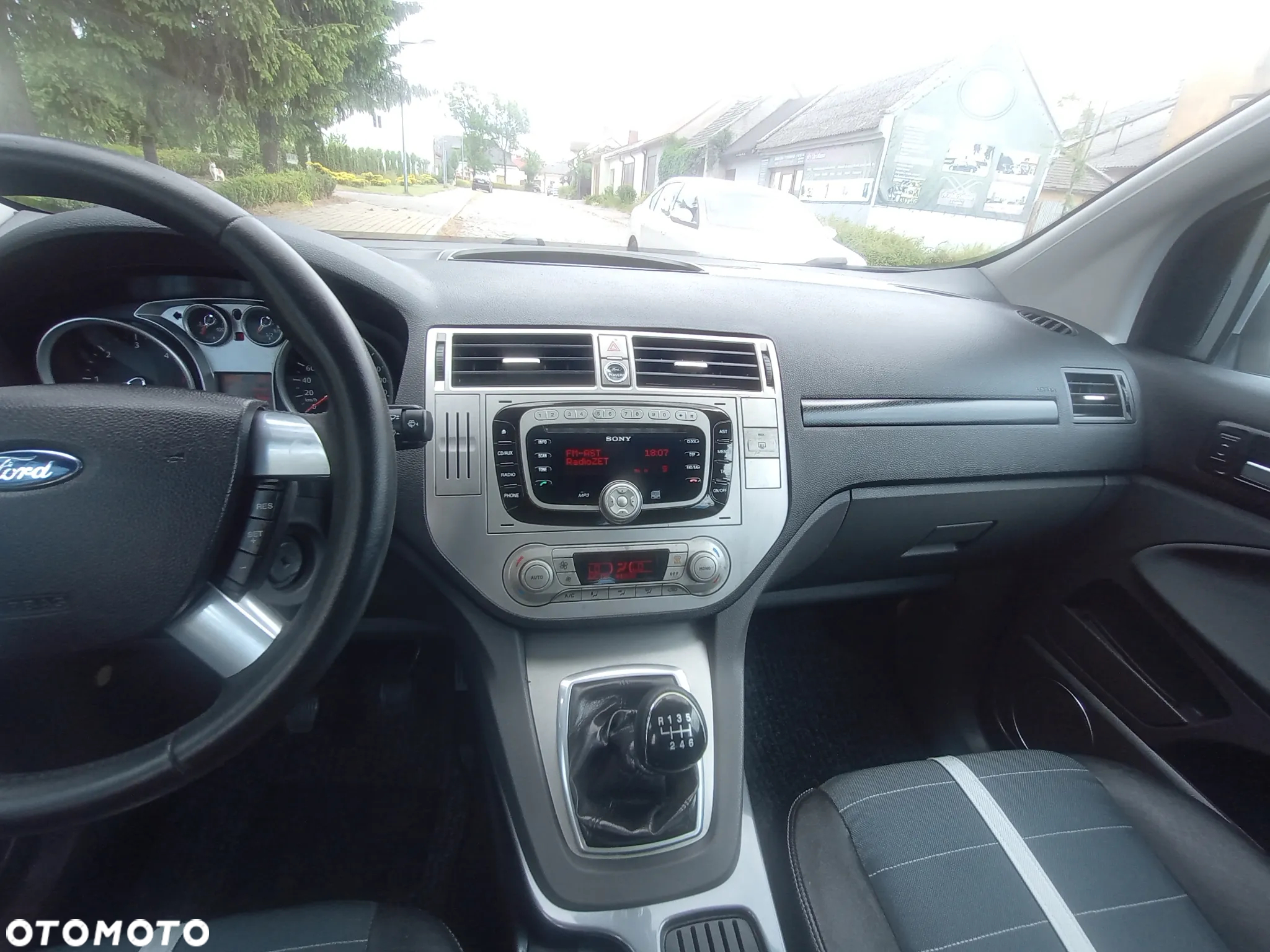 Ford Kuga 2.0 TDCi 4x4 Titanium - 25