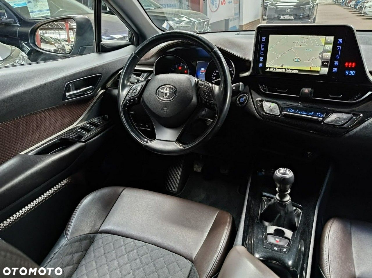 Toyota C-HR - 16