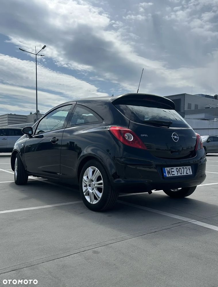 Opel Corsa 1.4 16V Cosmo - 1