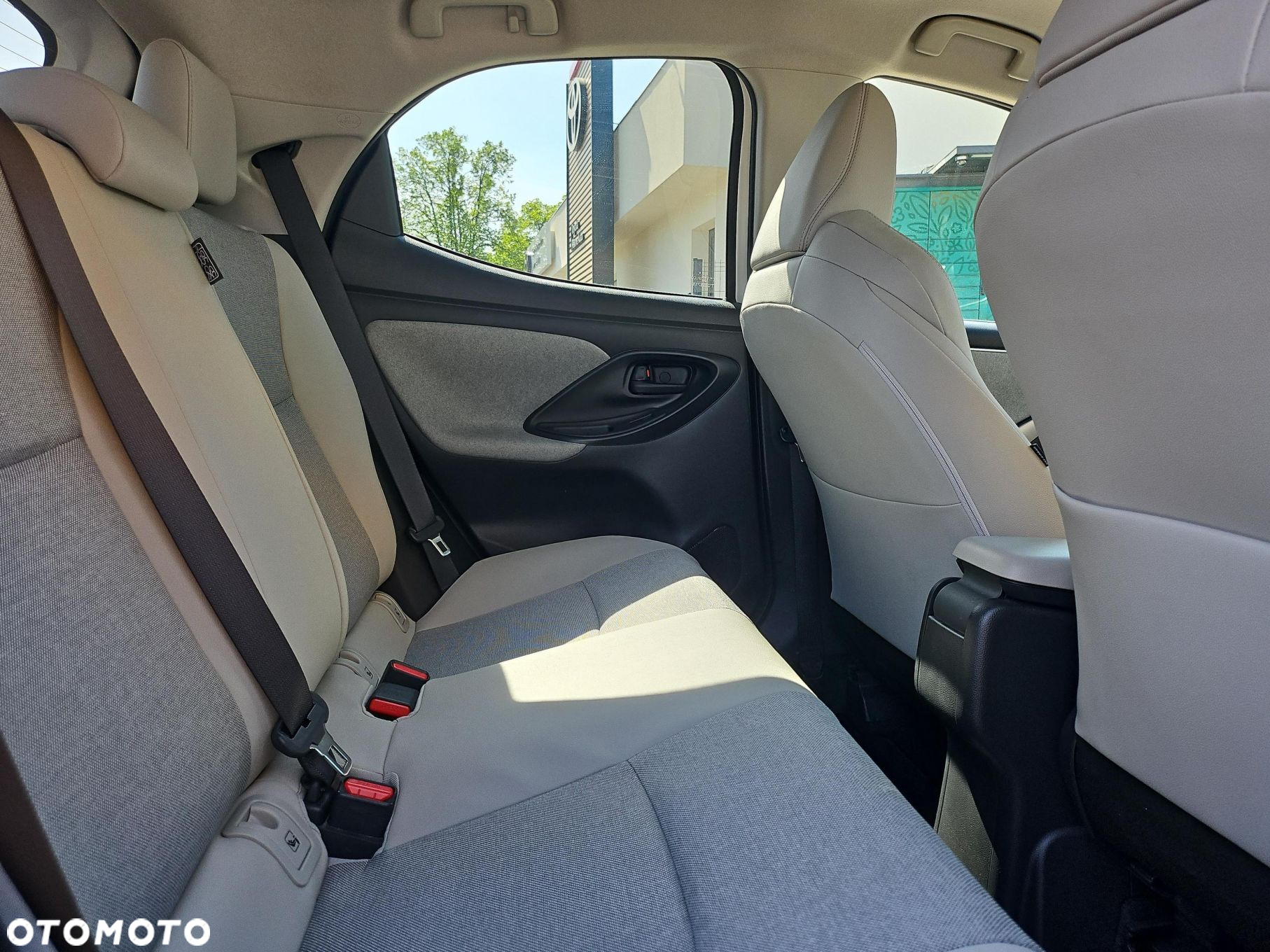 Toyota Yaris Hybrid 1.5 Executive - 10