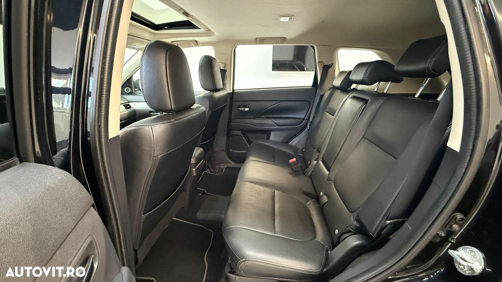 Mitsubishi Outlander - 16