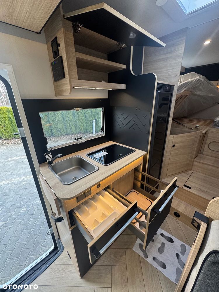 Ford Chausson 627 Titanium Line - 24