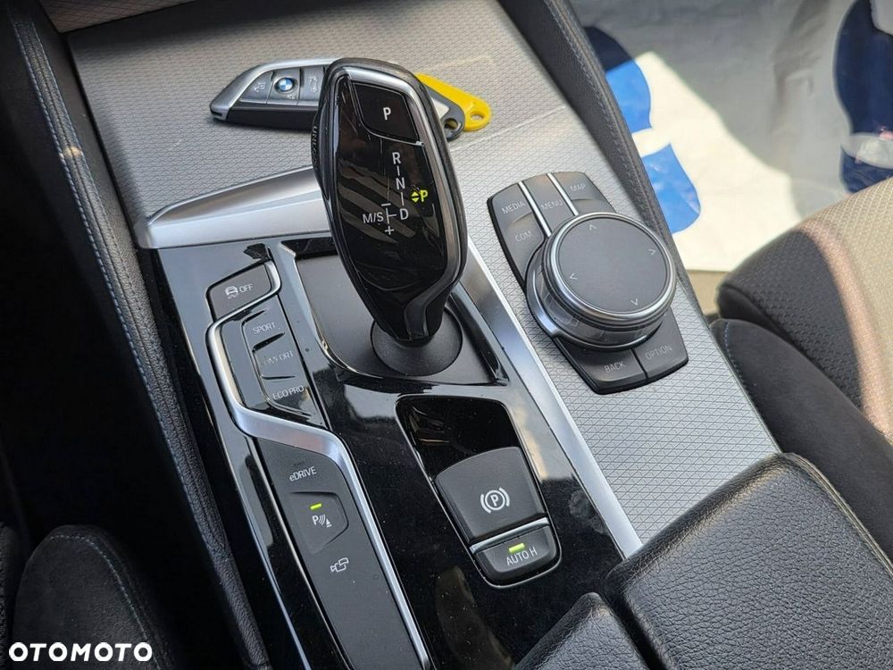 BMW Seria 5 530e iPerformance GPF M Sport sport - 23
