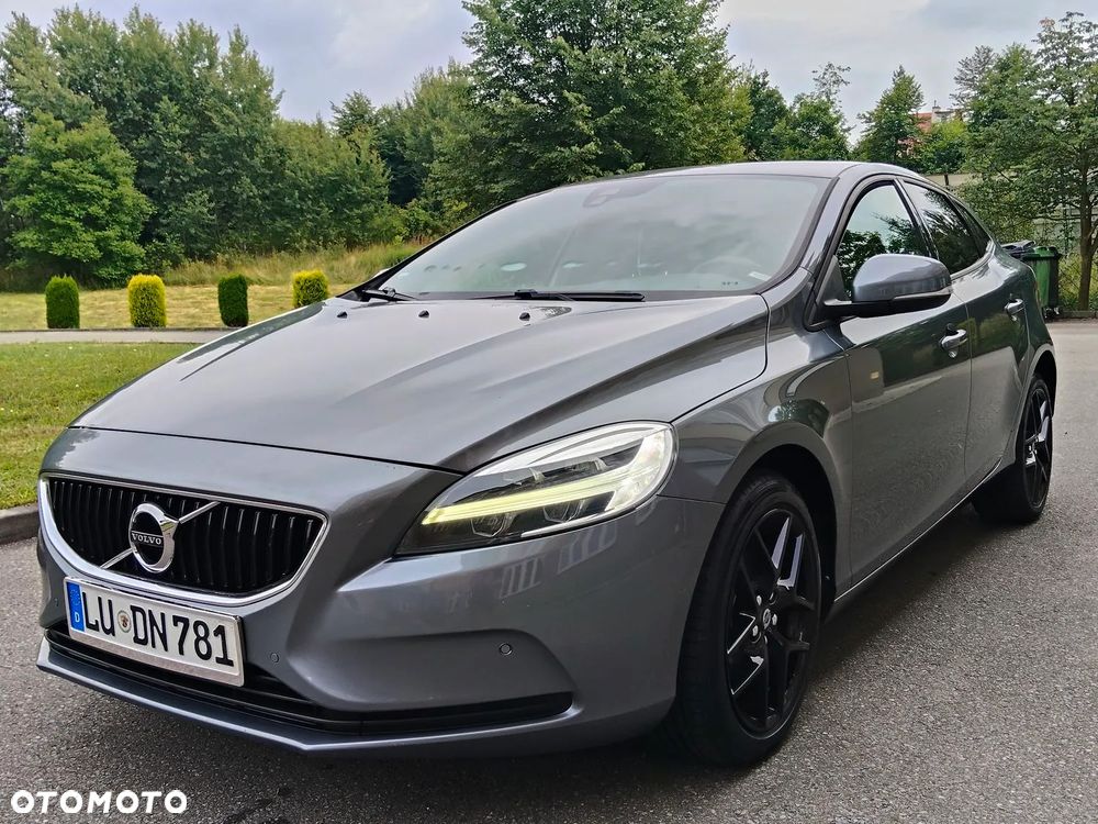 Volvo V40 T2 Momentum - 4