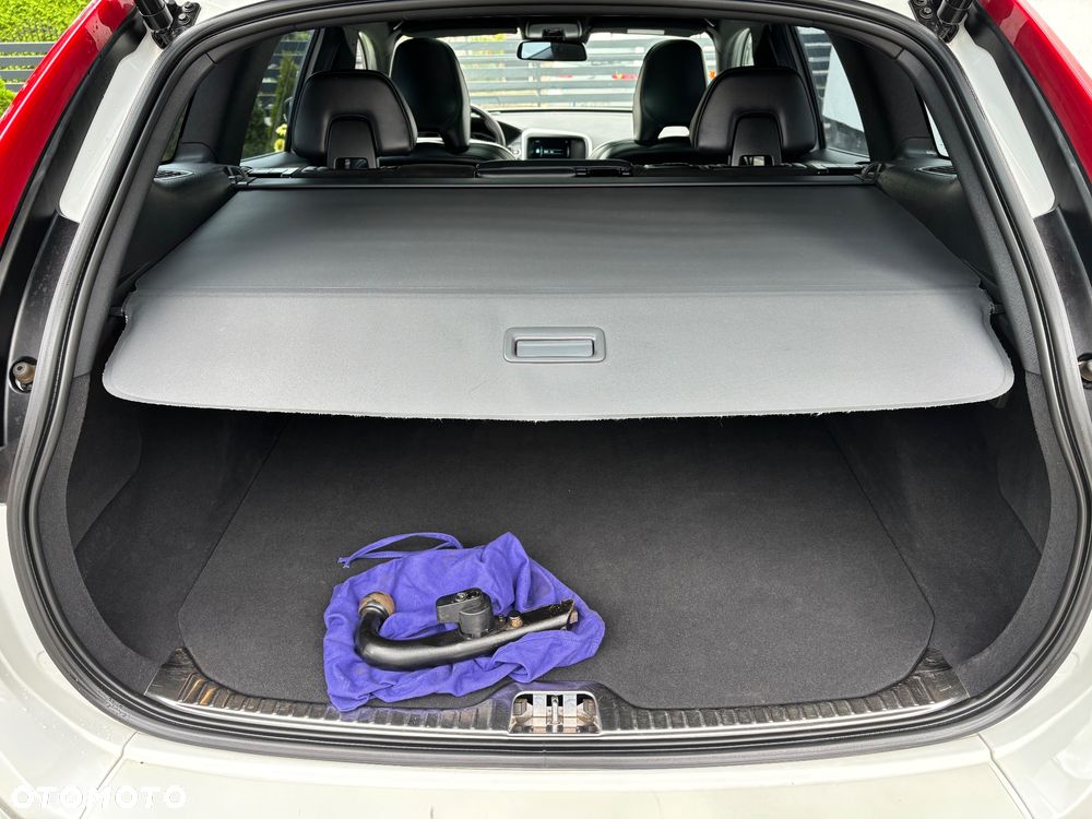 Volvo XC 60 D4 AWD Geartronic RDesign - 23