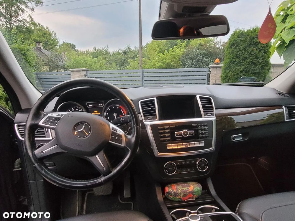 Mercedes-Benz ML - 11