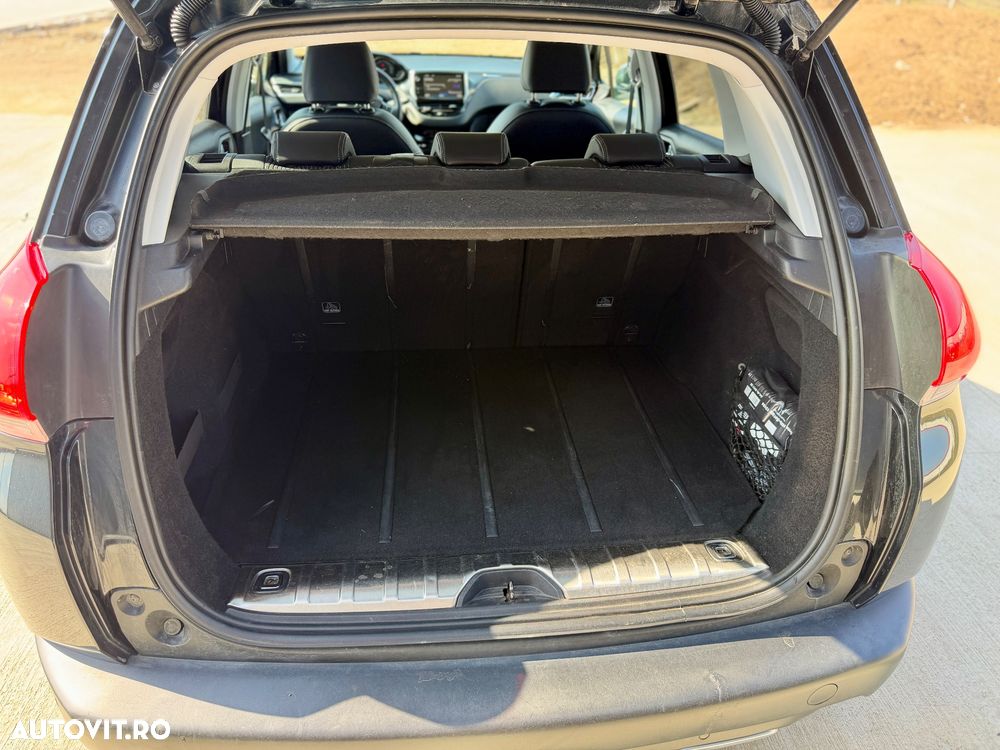 Peugeot 2008 82 VTI Allure - 32