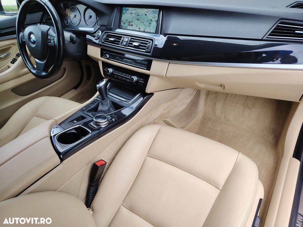 BMW Seria 5 520d Touring Luxury Line - 22