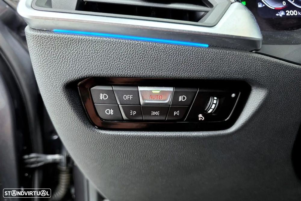 BMW 320 e Pack M Auto - 29