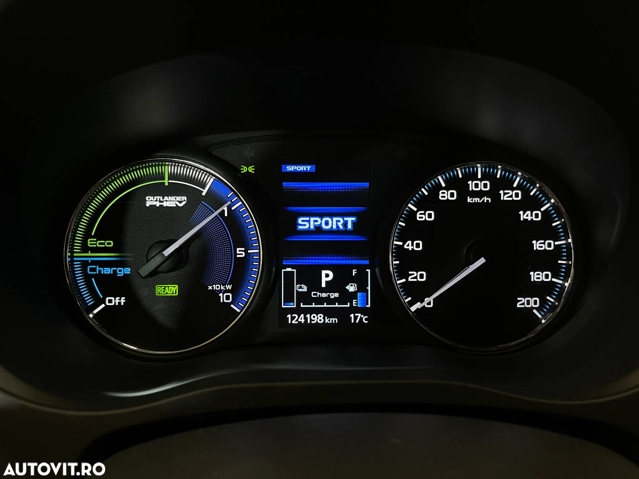 Mitsubishi Outlander - 31