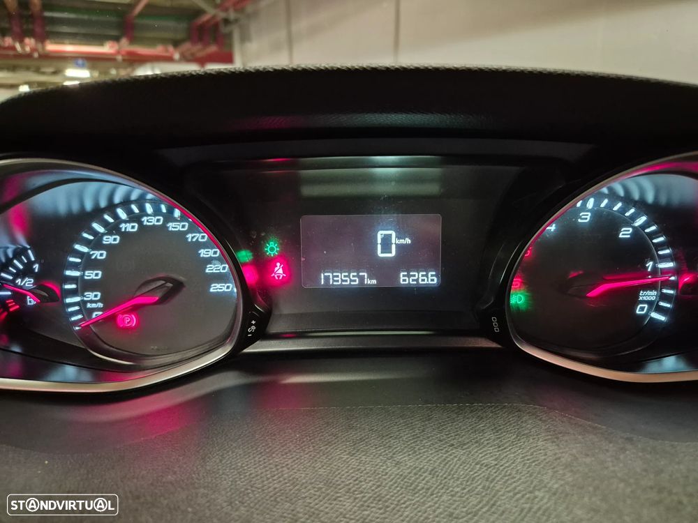 Peugeot 308 1.6 BlueHDi Style J17 - 28