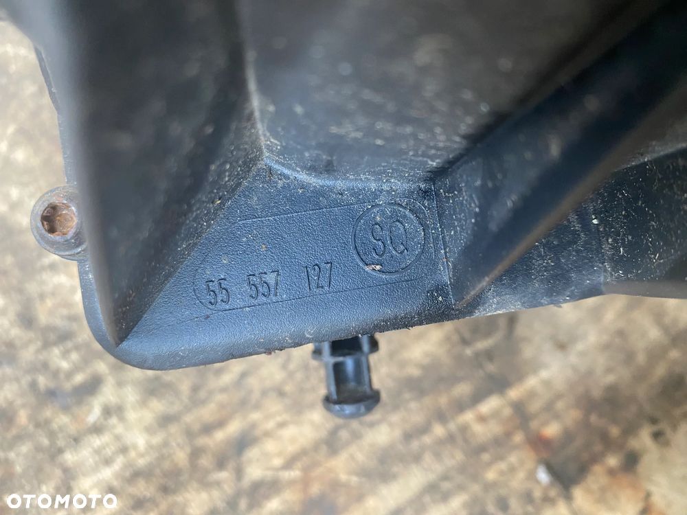 Obudowa filtra powietrza 55557127 Opel Zafira B Astra H 1.9 CDTI OE - 3