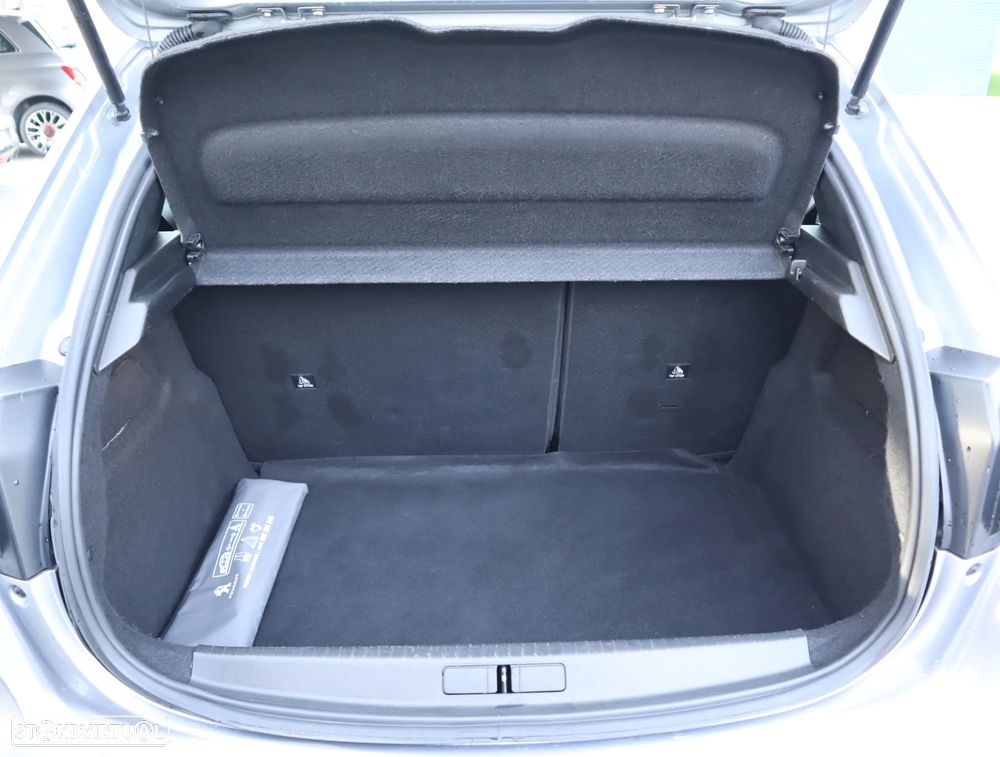 Peugeot 208 1.2 PureTech Active - 47