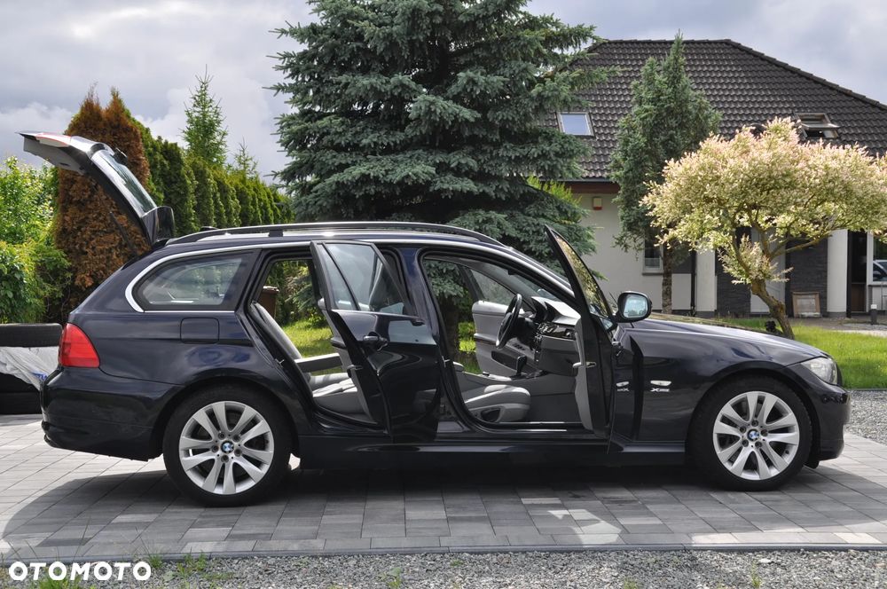 BMW Seria 3 330d xDrive DPF Edition Sport - 25