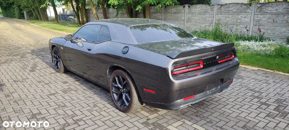 Dodge Challenger - 5