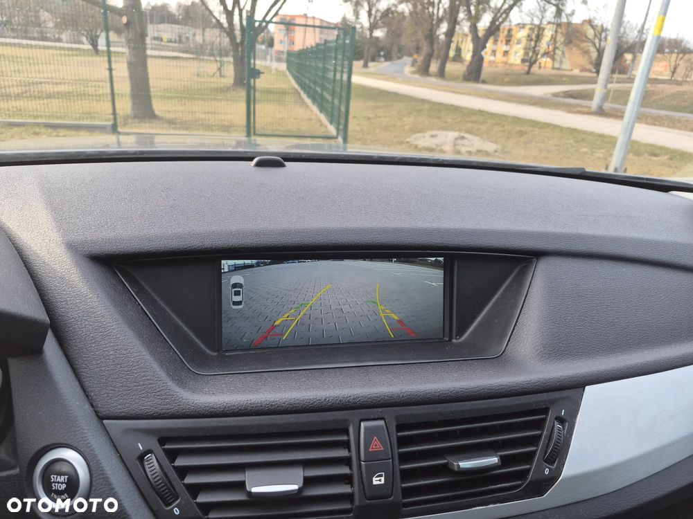 BMW X1 xDrive18d - 11