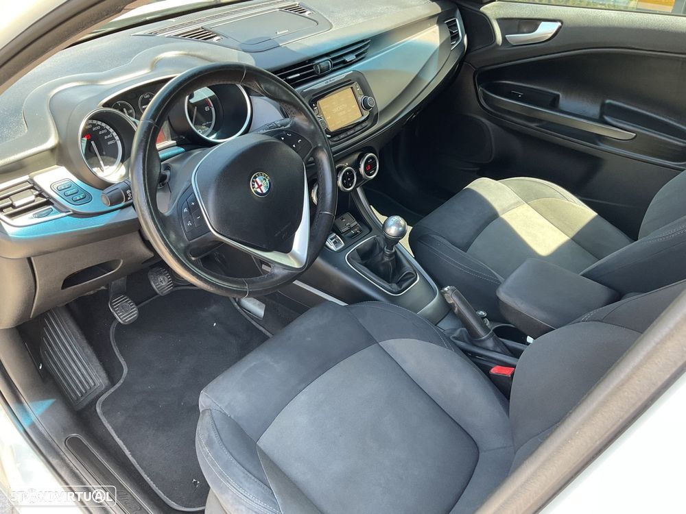 Alfa Romeo Giulietta 1.6 JTDM Exclusive - 20