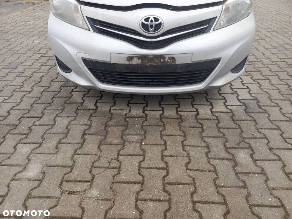 TOYOTA YARIS III 5D ZDERZAK PRZÓD PRZEDNI KOMPLETNY 1F7 - 1