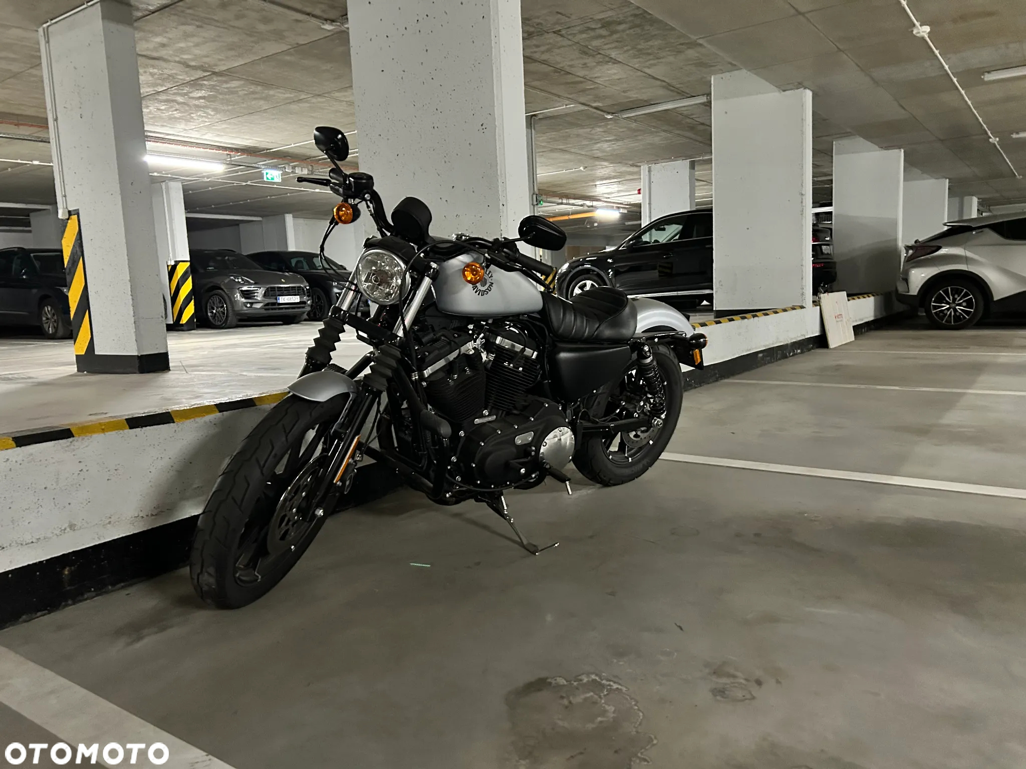 Harley-Davidson Sportster Iron 883 - 3