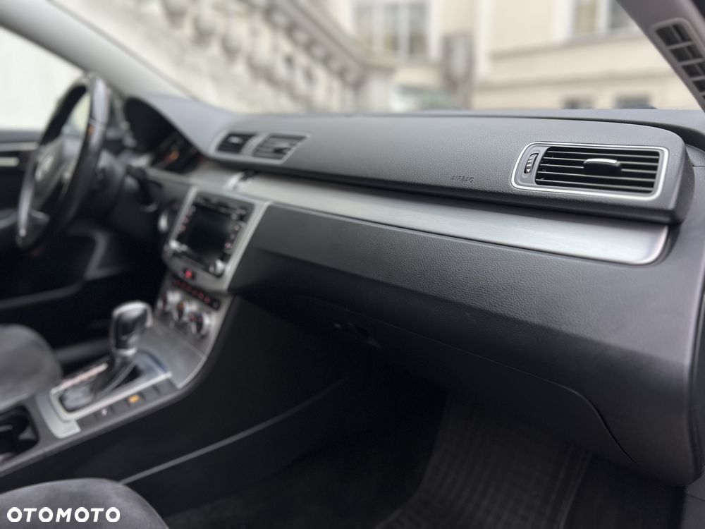 Volkswagen Passat 1.4 TSI BMT Highline DSG - 28