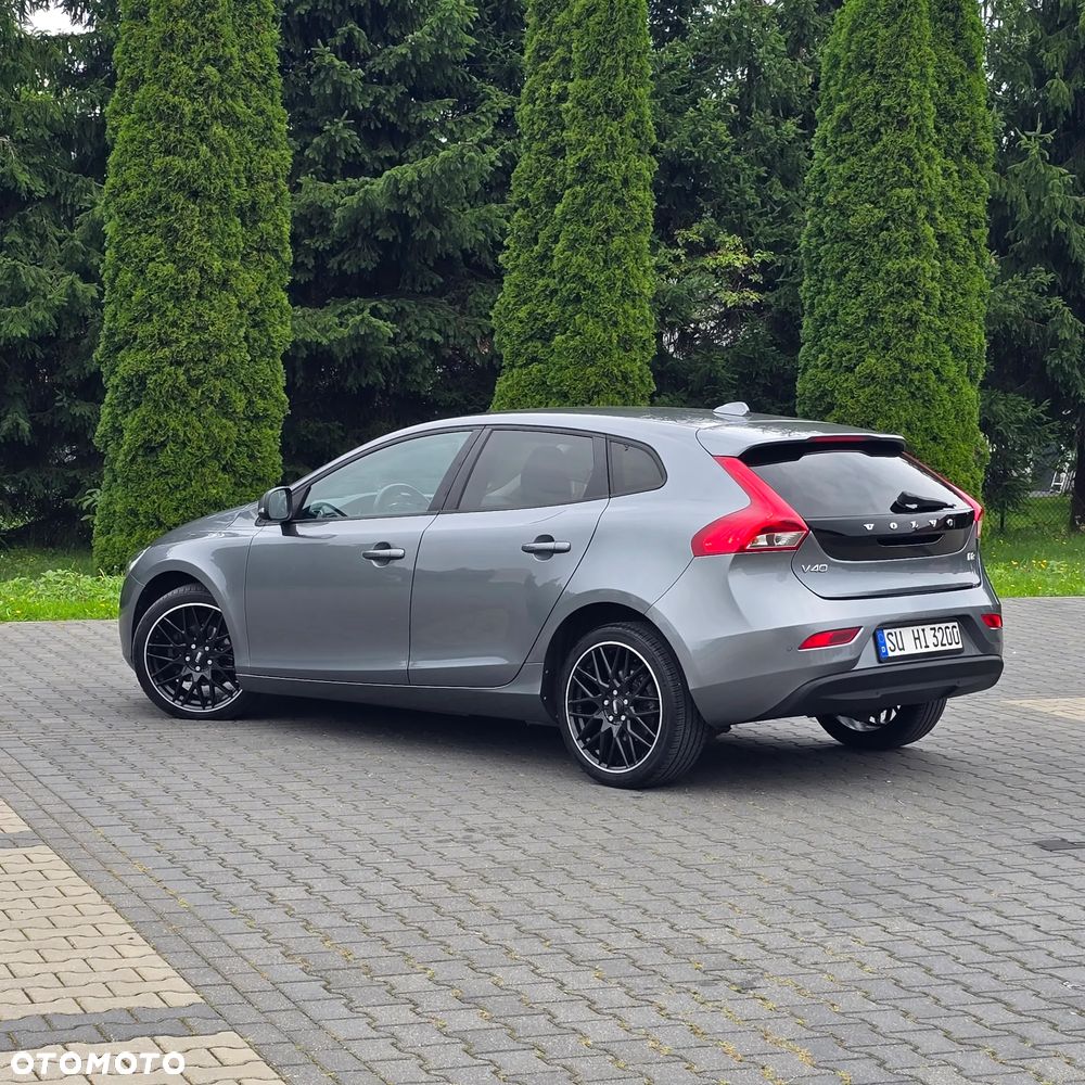 Volvo V40 D2 Drive-E Momentum - 10