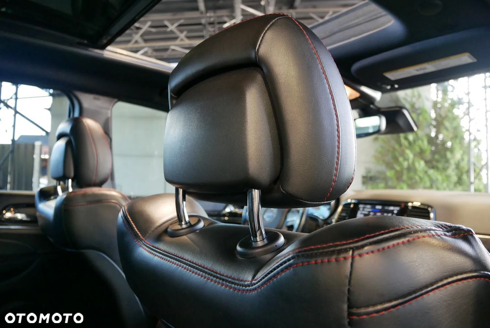 Jeep Grand Cherokee - 27